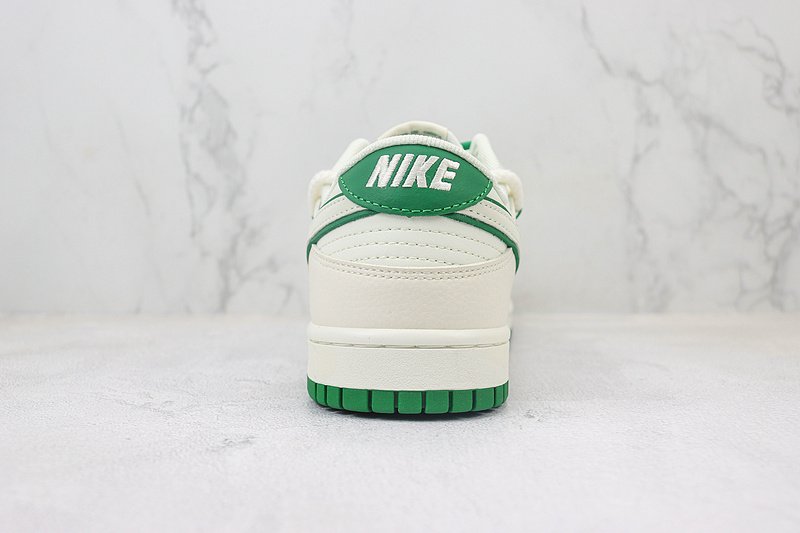 Louis Vuitton x Nike Dunk Low "Shamrock/Cream White/Golden" фото № 9