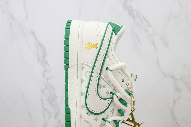 Louis Vuitton x Nike Dunk Low "Shamrock/Cream White/Golden" фото № 3