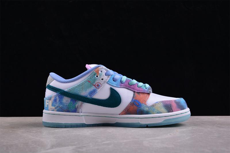 Futura x Nike SB Dunk Low "Bleached Aqua" фото № 7