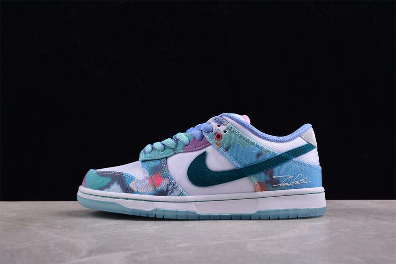 Futura x Nike SB Dunk Low "Bleached Aqua" фото № 2