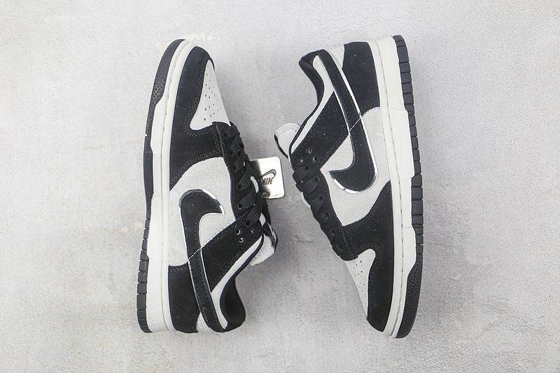 Otomo Katsuhiro x Nike SB Dunk Low "Blackie Grey" фото № 7