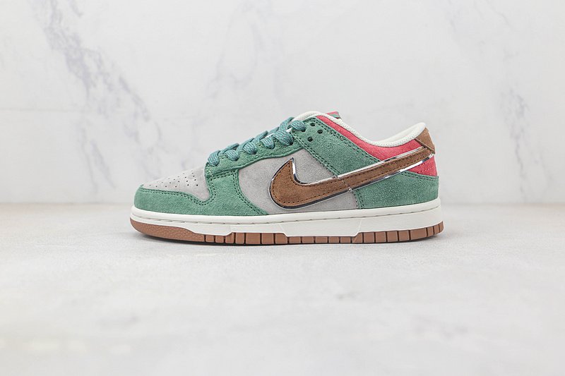 Otomo Katsuhiro x Nike SB Dunk Low "Dark Aqua/Peach" фото № 2