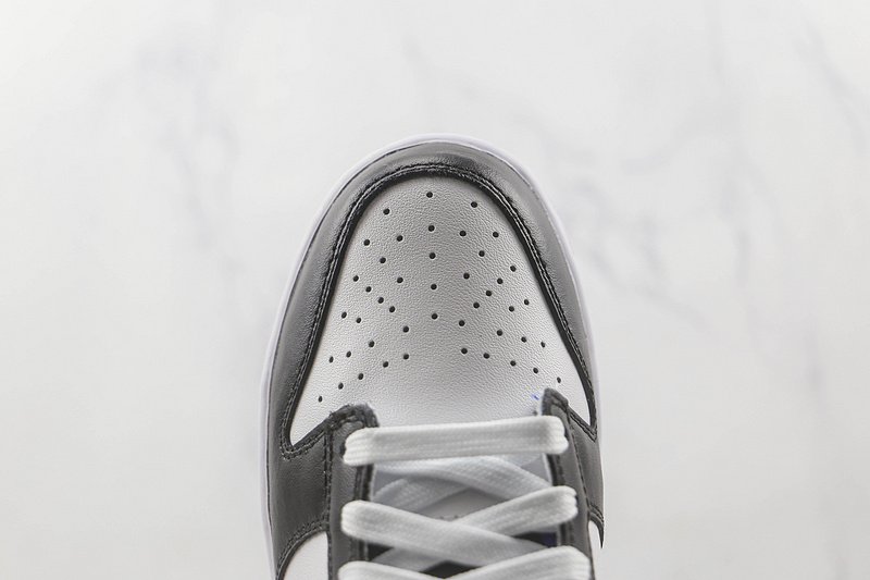 Nike SB Dunk Low "Royal Blue/White/Black" фото № 3