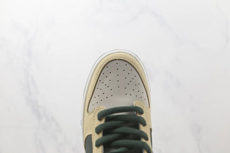 Otomo Katsuhiro x Nike SB Dunk Low "Steamboy Green/Beige" фото № 3