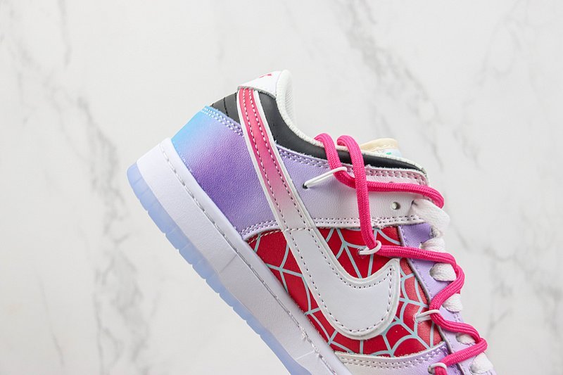 Nike Dunk Low "Spider-Gwen" фото № 3
