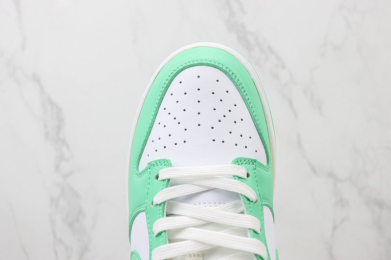 Nike Dunk Low "Green Glow" фото № 4