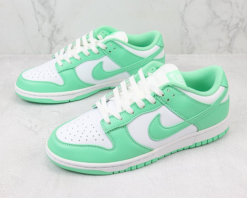 Nike Dunk Low "Green Glow" фото № 5