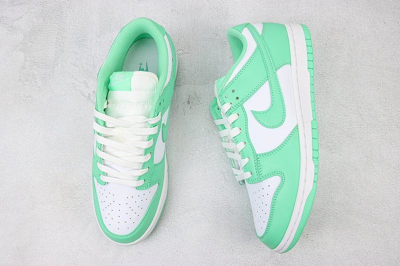 Nike Dunk Low "Green Glow" фото № 6