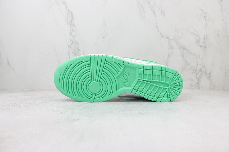 Nike Dunk Low "Green Glow" фото № 8