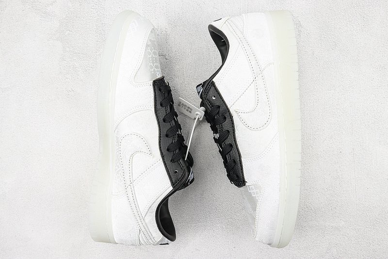CLOT x Fragment x Nike Dunk Low "White/Black" фото № 7