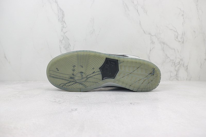 Atlas x Nike Dunk Low "Light Smoke Grey/Black" фото № 8