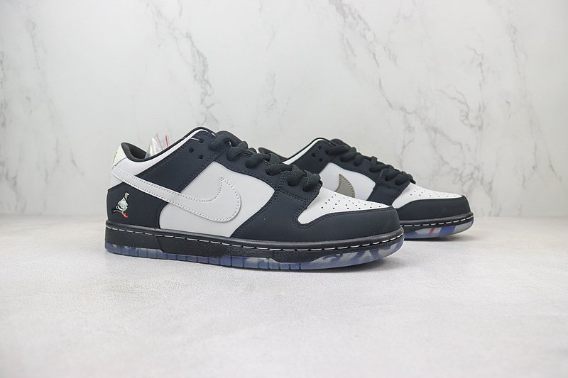 Jeff Staple x Nike Dunk Low "Black/White" фото № 6