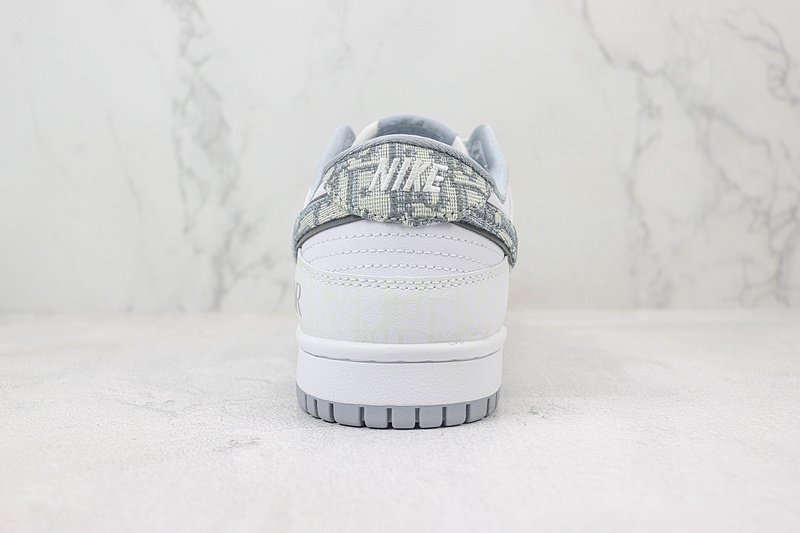 DIOR x Nike Dunk Low "White/Light Grey/Mini Swoosh" фото № 9