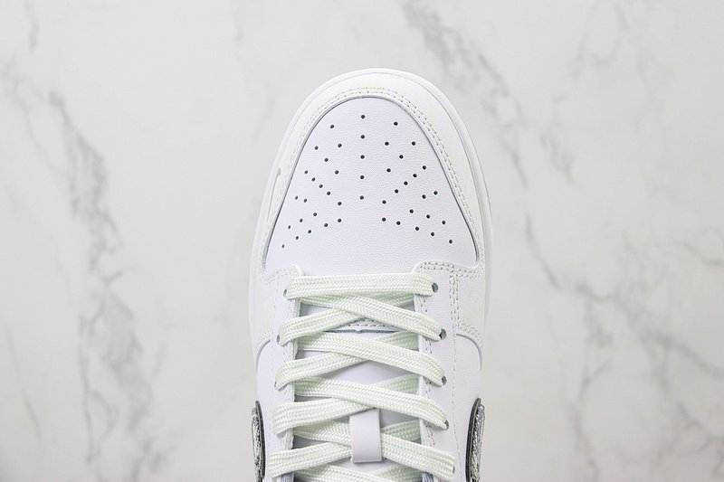 DIOR x Nike Dunk Low "White/Light Grey/Mini Swoosh" фото № 4