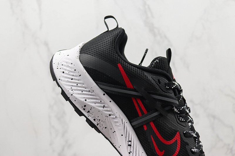 Gore-Tex x Nike Zoom Pegasus Trail 2 "Black/Red/White" фото № 4