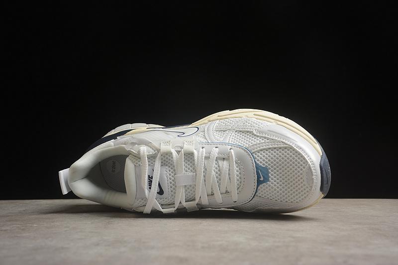 Nike V2K Run Runtekk "Summit White Metallic Silver" фото № 3