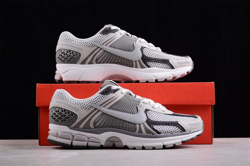 Nike Zoom Vomero 5 "White/Grey" фото № 3