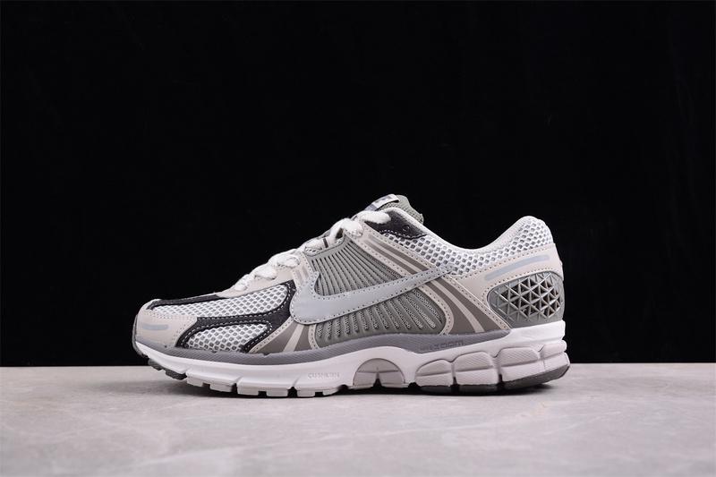 Nike Zoom Vomero 5 "White/Grey" фото № 2
