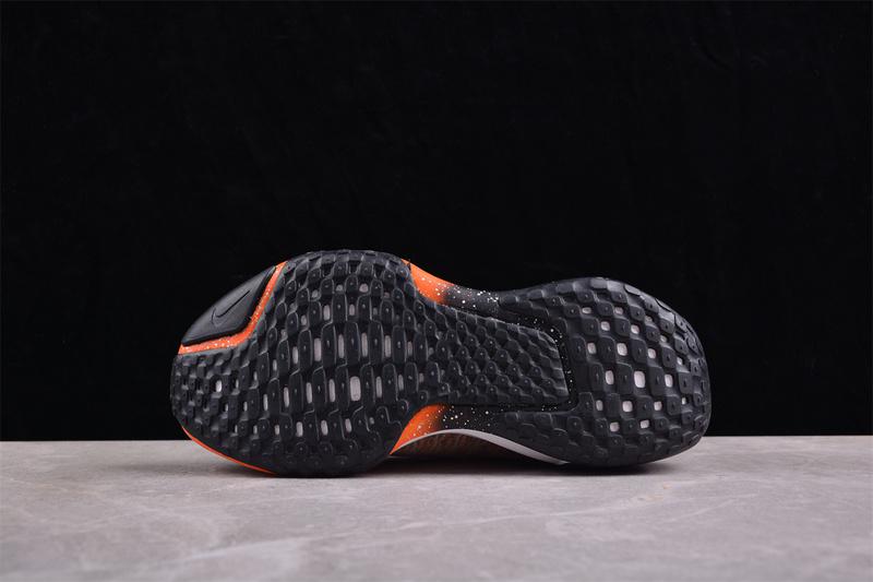 Nike ZoomX Invincible Run Flyknit 3 "Oatmeal Safety Orange" фото № 4