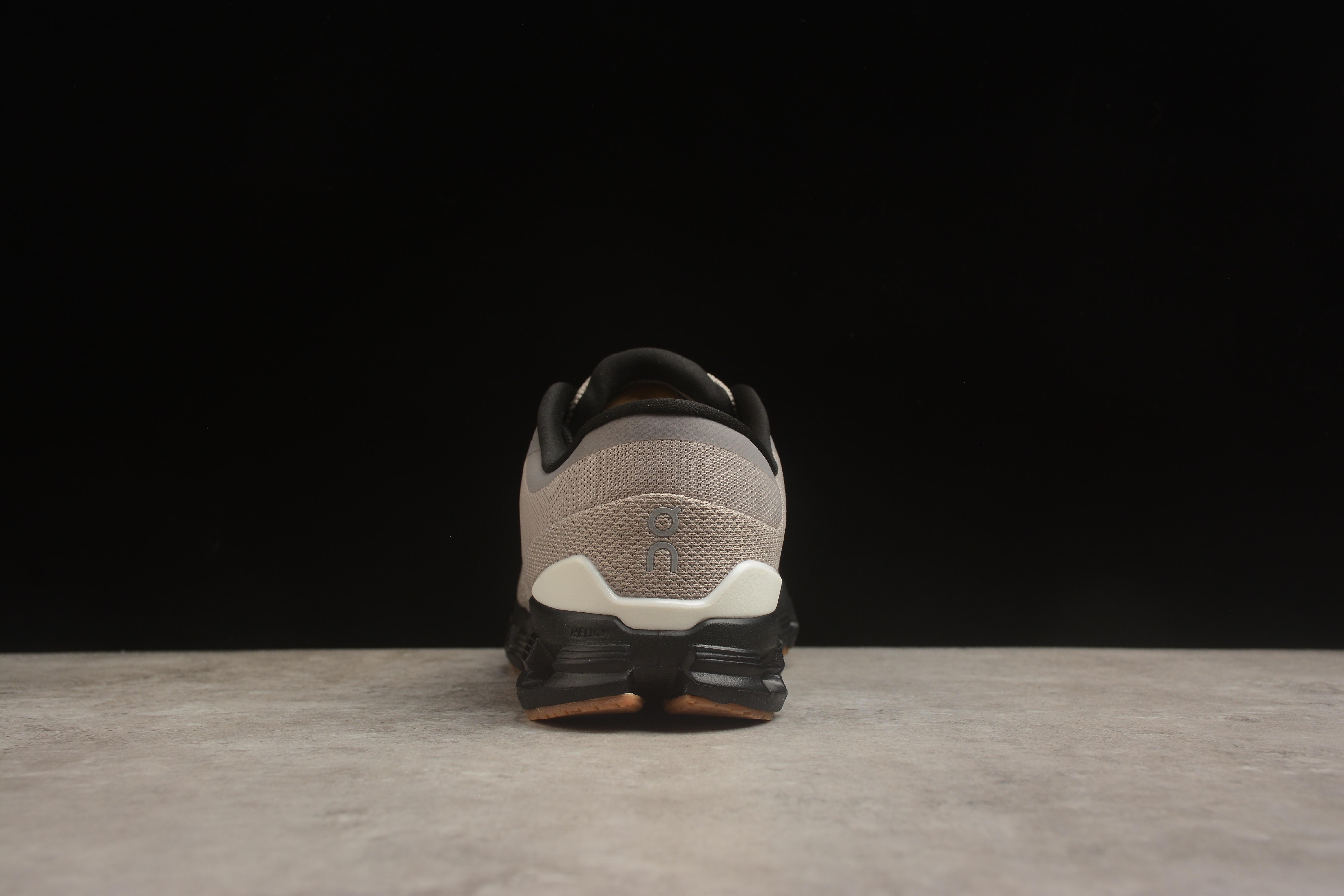 On Cloud X 4 "Fog Black" фото № 5