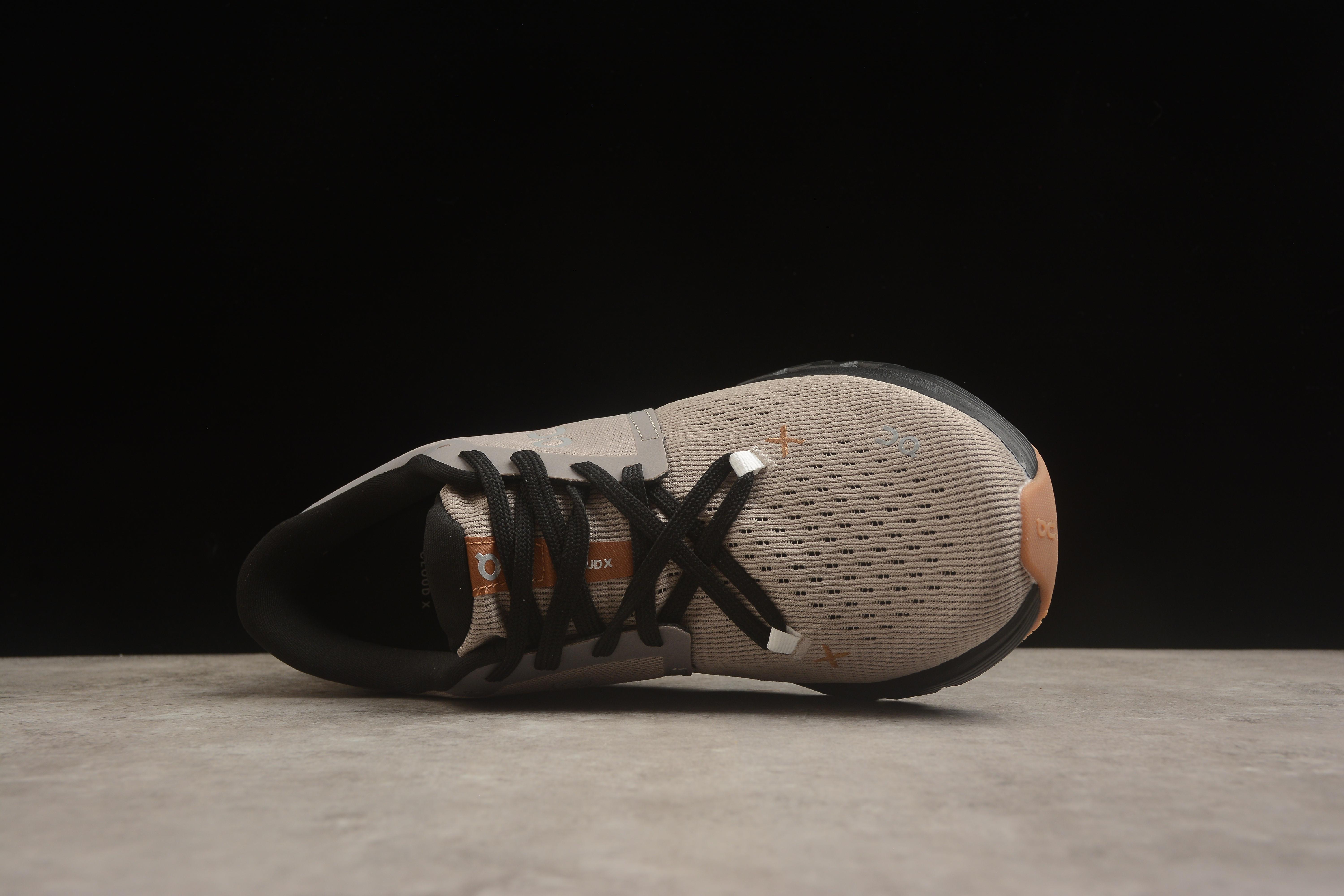 On Cloud X 4 "Fog Black" фото № 3