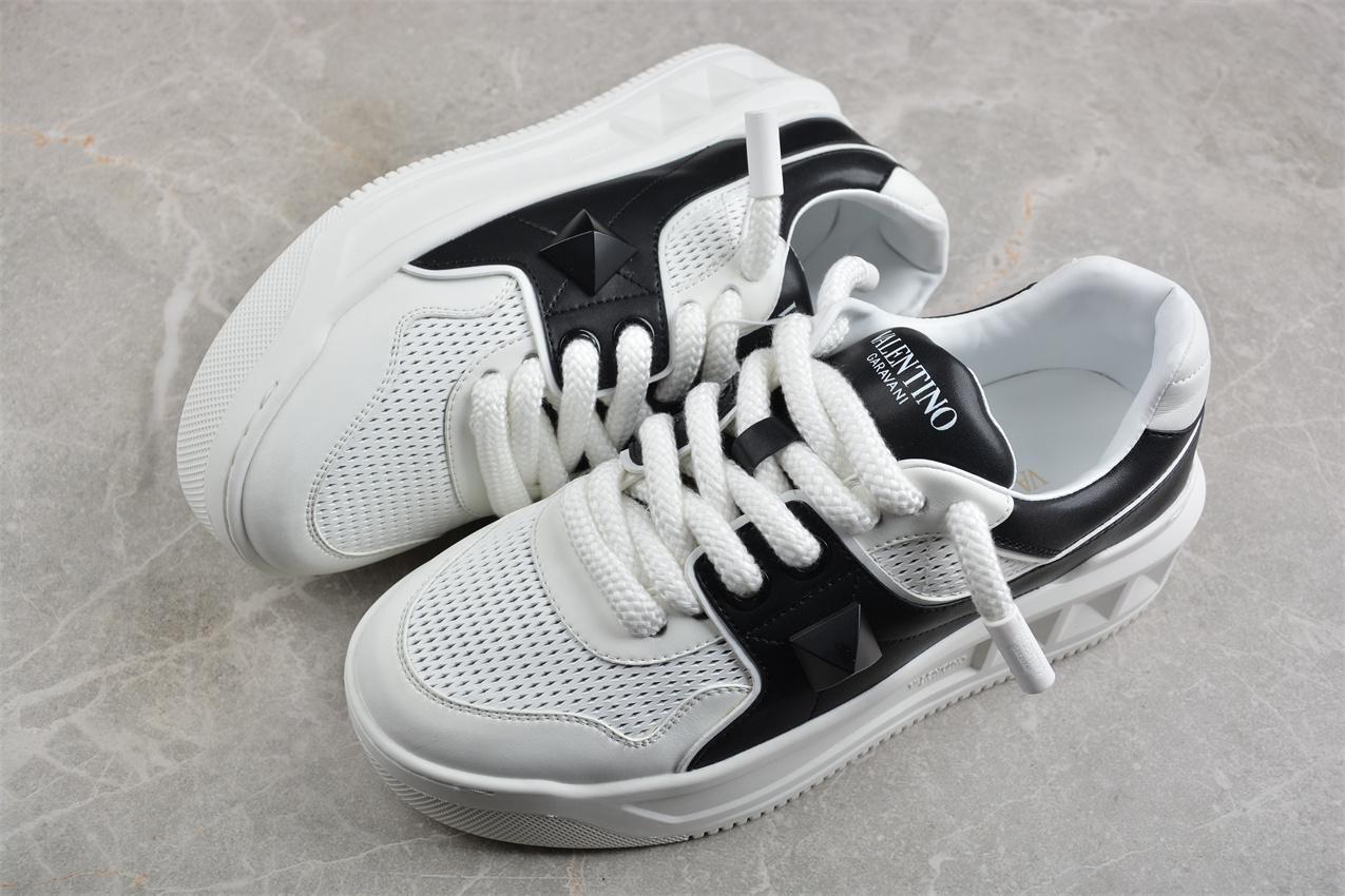 Valentino Rockstud Untitled "White/Black" фото № 7