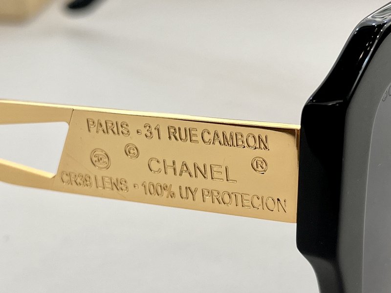 Солнцезащитные очки Balenciaga Temples With Inscriptions "Black" фото № 3