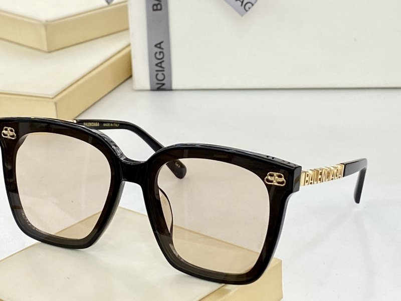 Солнцезащитные очки Balenciaga Frame With Symbols Logo "Black/Brown" фото № 2