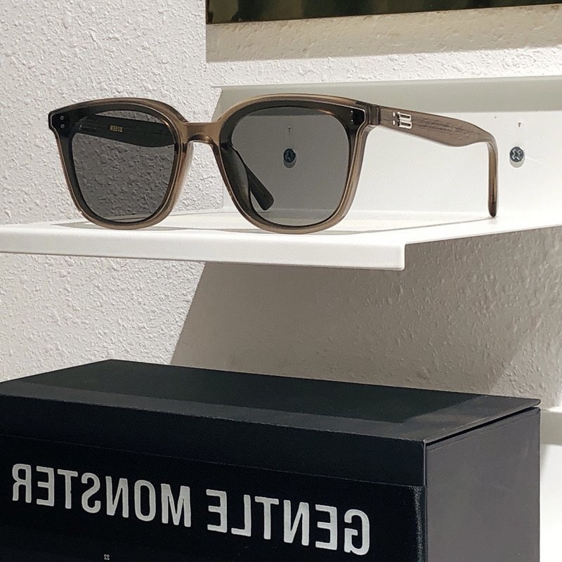 Солнцезащитные очки Gentle Monster Teardrop With Logo On Temples "Brown" фото № 2