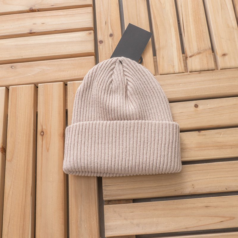 Шапка Stone Island With Lapel And Small Logo Inside Circle "Beige" фото № 2