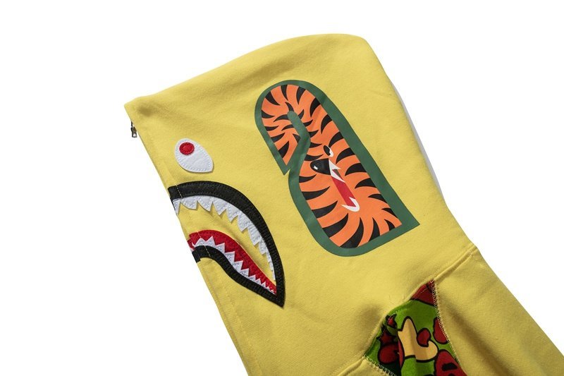 Худи A Bathing Ape Shark Hood And Pockets Camouflage Sleeves Zip "Yellow" фото № 3