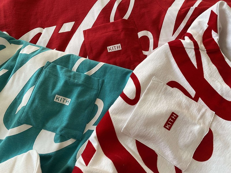 Лонгслив Kith Big Inscription Coca Cola And Front Pocket "Red" фото № 3