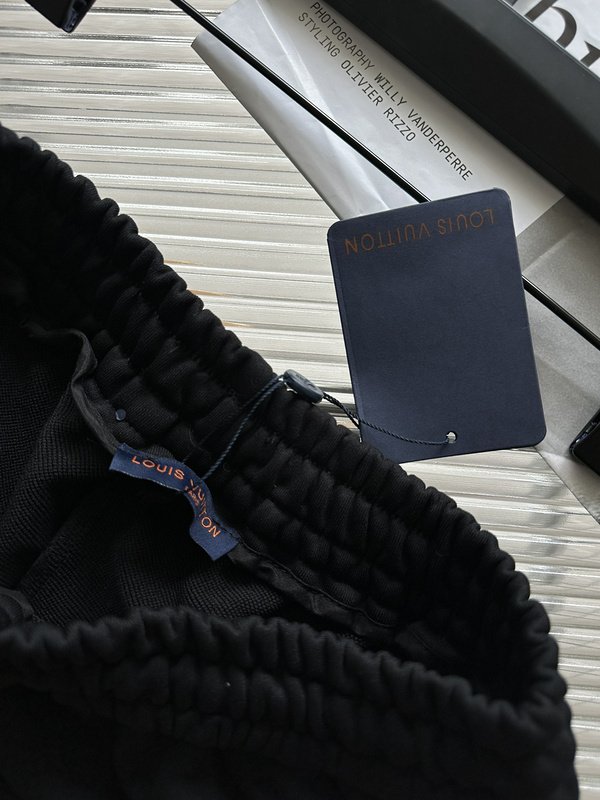 Шорты Louis Vuitton Wide "Black" фото № 9