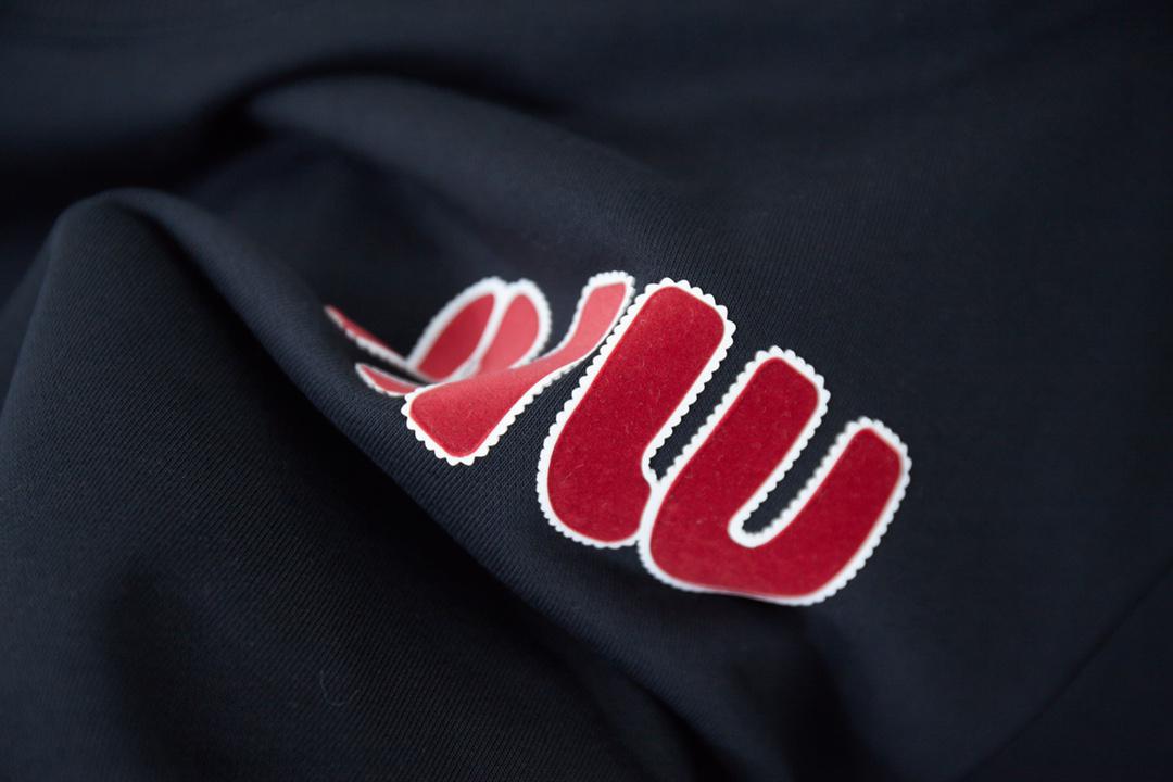 Свитшот Miu Miu Frontside Left Logo Contrast Outline Miu Miu "Black" фото № 5