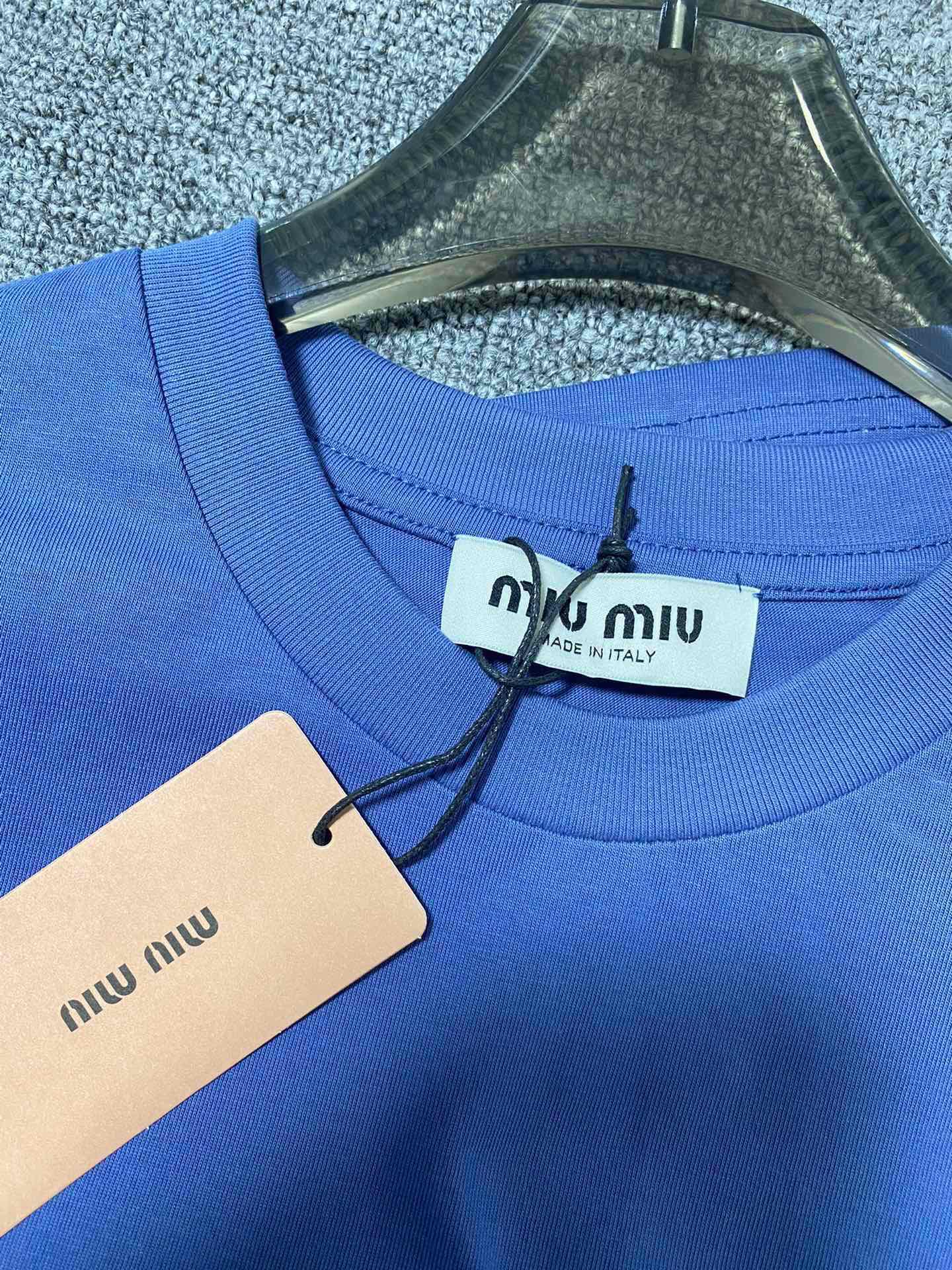 Свитшот Miu Miu Frontside Logo Miu Miu On The Blue Pocket "Blue" фото № 6