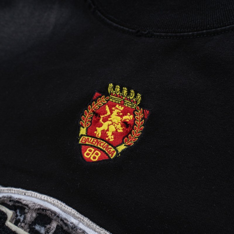 Футболка Balenciaga With Red Coat Of Arms "Black" фото № 5