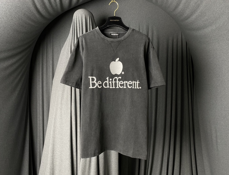 Футболка Balenciaga Be Different "Gray" фото № 2