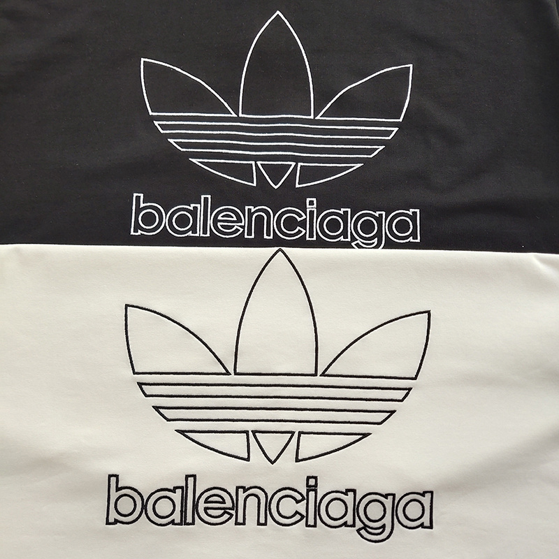 Футболка Balenciaga X Adidas The Logo Is Half Painted Over "White" фото № 2