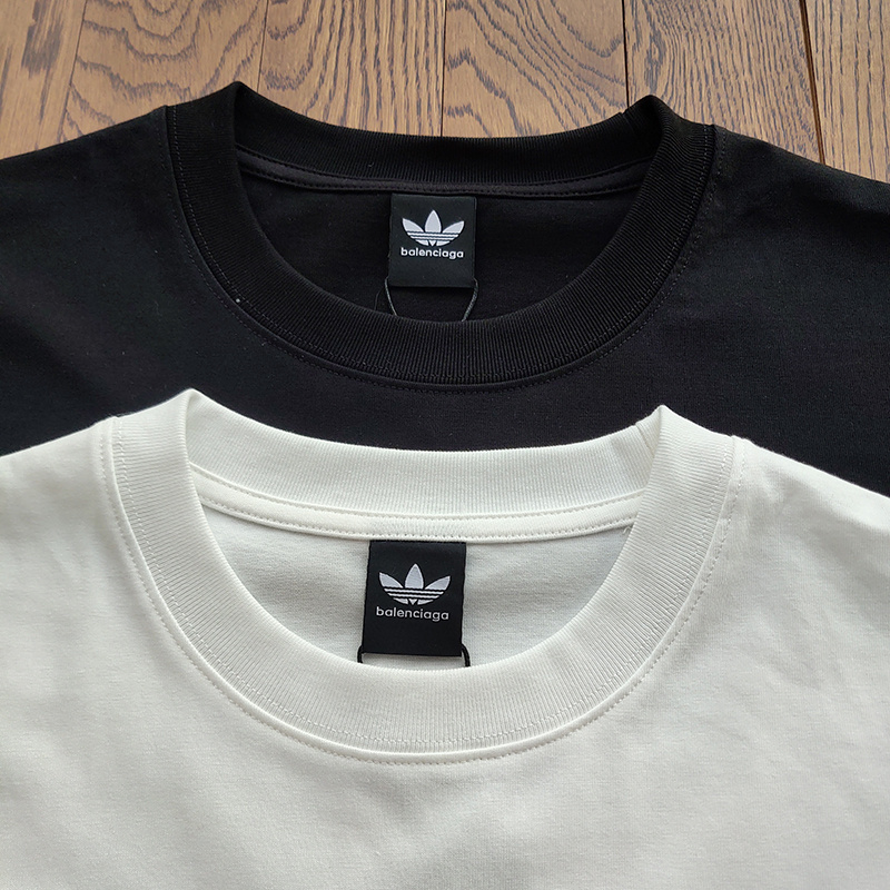 Футболка Balenciaga X Adidas The Logo Is Half Painted Over "White" фото № 3