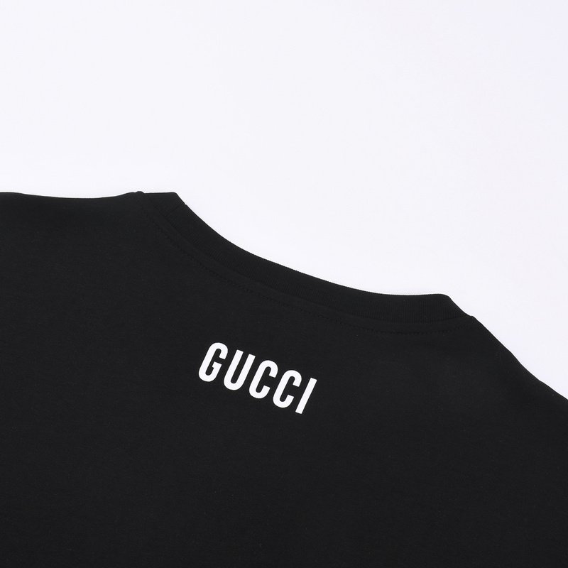 Футболка Gucci With Graphic Bomb Print "Black" фото № 3