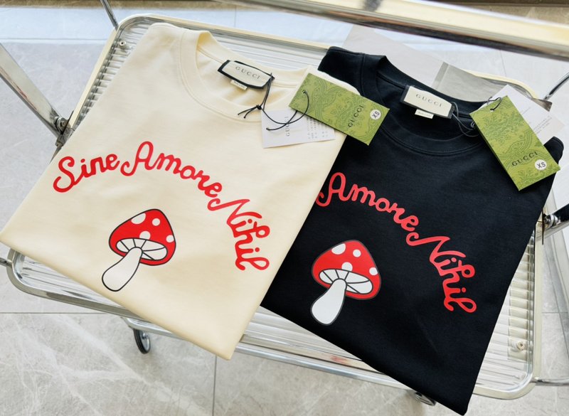 Футболка Gucci With A Fly Agaric Print "Cream" фото № 7