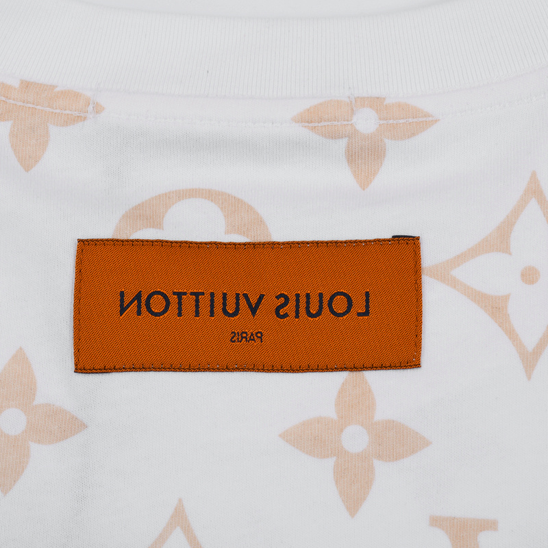 Футболка Louis Vuitton With A Decorative Pocket "White" фото № 2