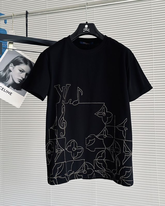 Футболка Louis Vuitton With An Embroidered Print "Black" фото № 4