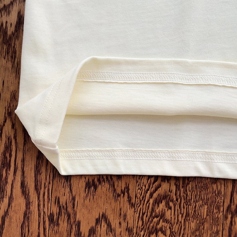 Футболка Louis Vuitton Rabbit Hiding In Sneakers "White" фото № 3