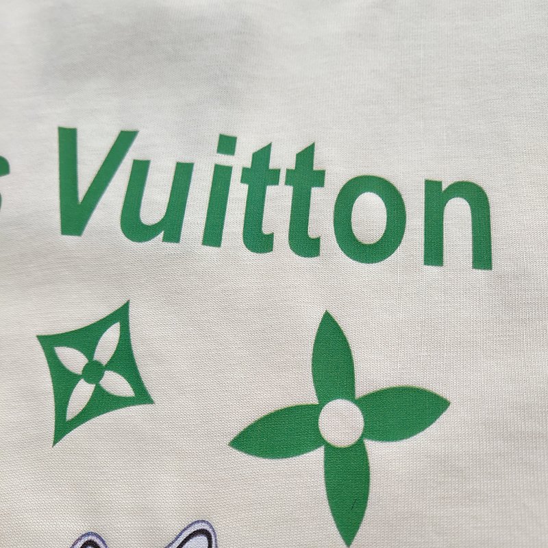 Футболка Louis Vuitton Rabbit Hiding In Sneakers "White" фото № 7