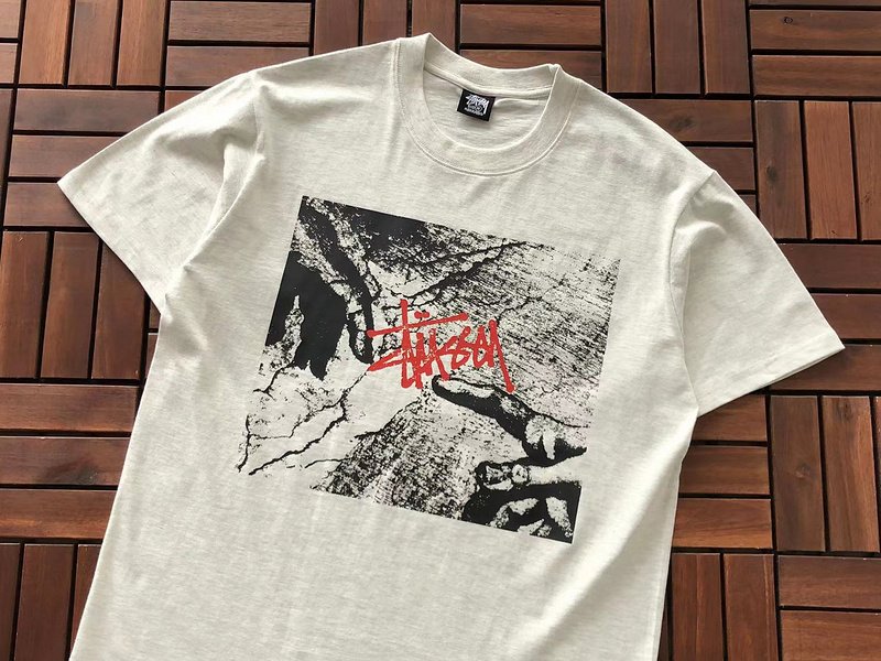 Футболка Stussy Logo Between Hands "Beige" фото № 2