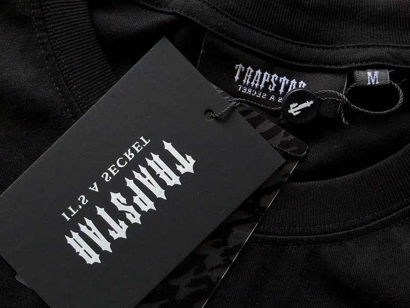 Футболка Trapstar Two Color Big Front Logo And Back Inscription "Black" фото № 4