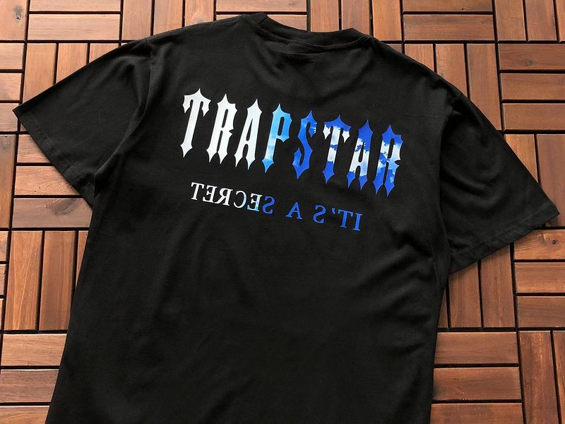 Футболка Trapstar Two Color Big Front Logo And Back Inscription "Black" фото № 2
