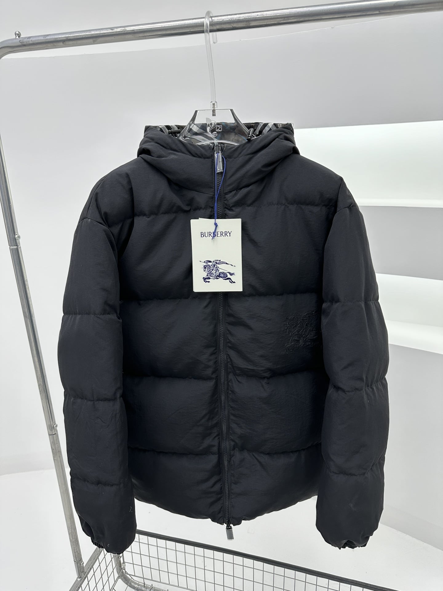 Двусторонний пуховик Burberry Dual Check "Black/Blue" фото № 7