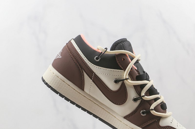 Air Jordan 1 Low "Mocha Brown" фото № 4